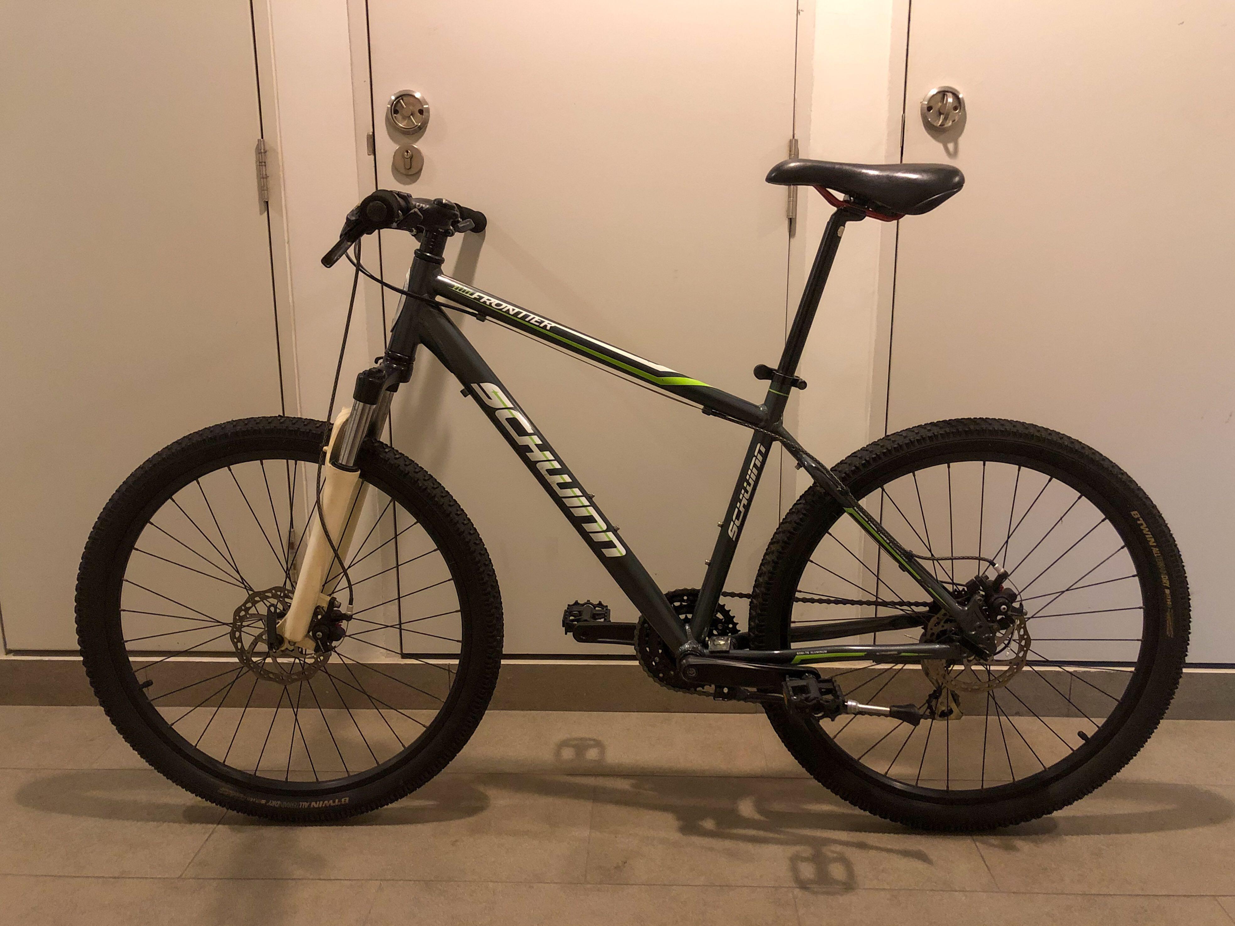 Schwinn hardtail hotsell mountain bike