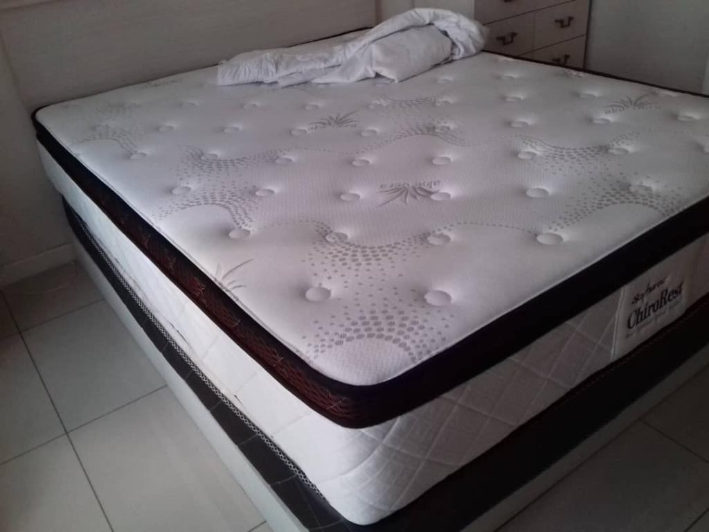 SpinaRez ChiroRest Mattress Plush Top High Resil Queen bed