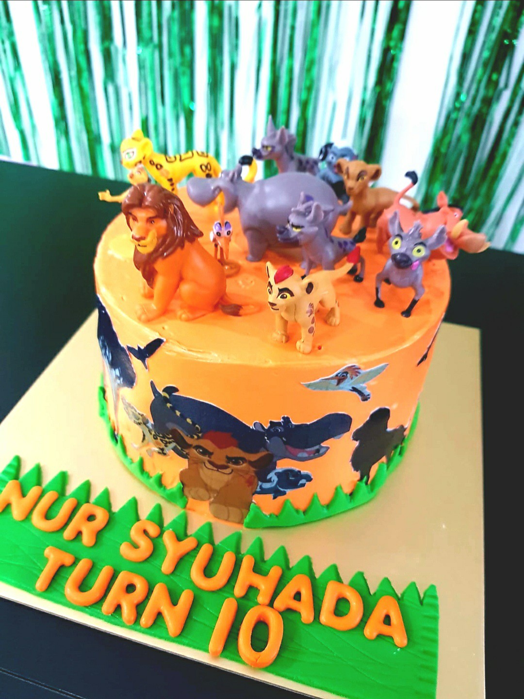 https://flic.kr/p/UPqPpr | Lion Guard Cake and Cupcakes | Lion guard cake, Lion  guard birthday cake, Lion king cakes