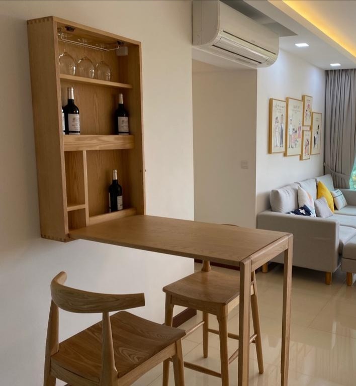 Mounted shop bar table
