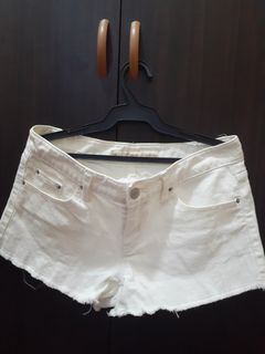 (Category: ) located in . Submitted by brandedoshoppe (Listing ID 1092893602, Image 1). Description: .