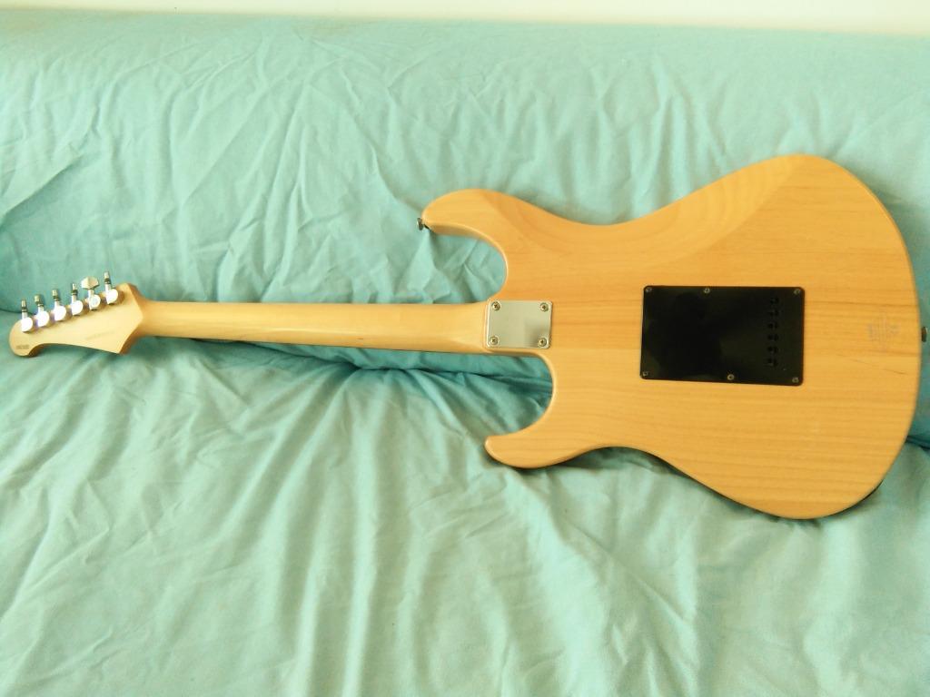 Yamaha Electric Guitar, Hobbies & Toys, Music & Media, Musical