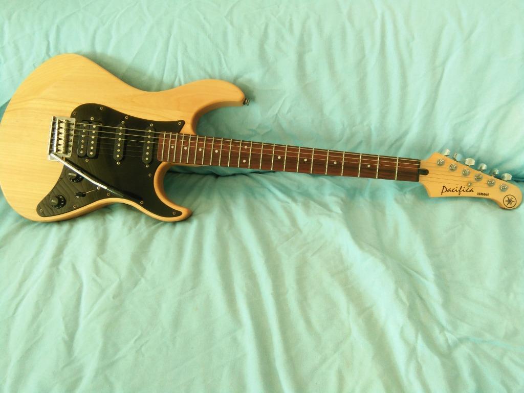 Yamaha Electric Guitar, Hobbies & Toys, Music & Media, Musical
