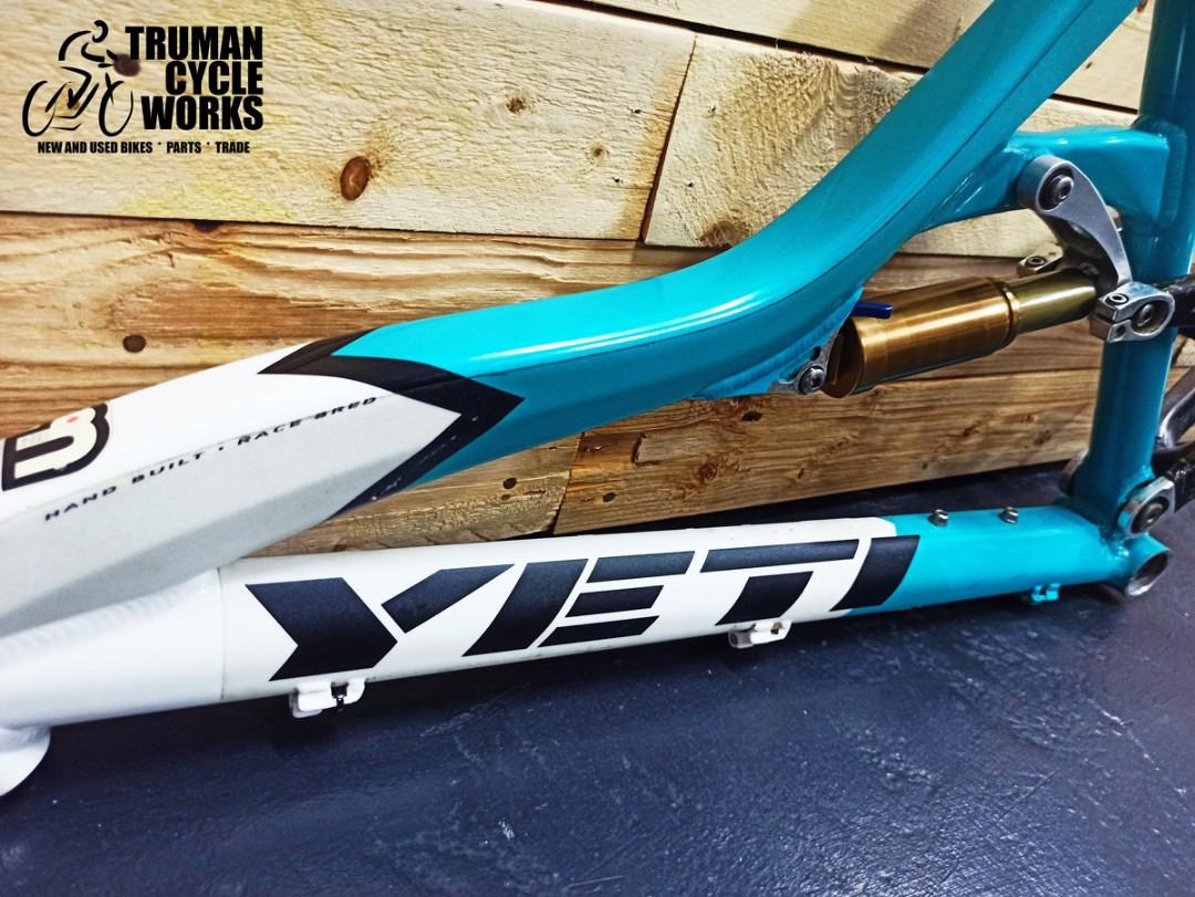 Yeti 575 hotsell blue book