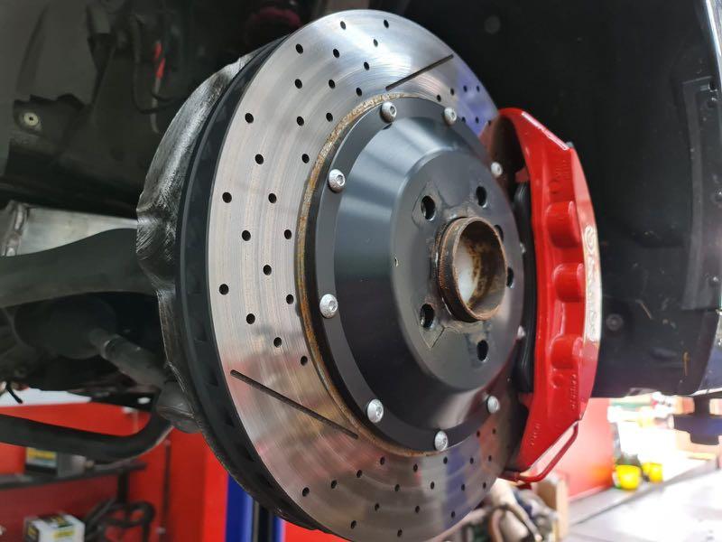 Model CTS V6 6 Pot Brembo Brake Caliper bmw f10, Car Accessories, Tyres & Rims on Carousell