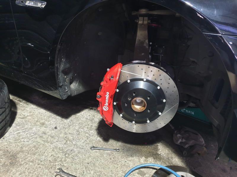 Model CTS V6 6 Pot Brembo Brake Caliper bmw f10, Car Accessories, Tyres & Rims on Carousell