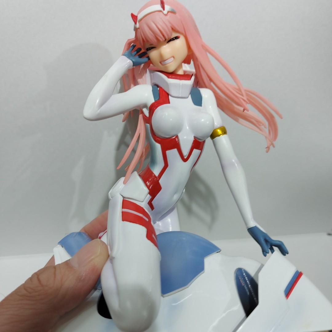 中古二手白貓女景品l 玩具 遊戲類 玩具 Carousell