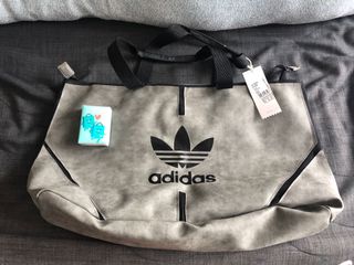 （分類：）位於 。 由 yeahhhhhhhh 提交（商品編號 1093080981，圖片 1）。簡介： 。