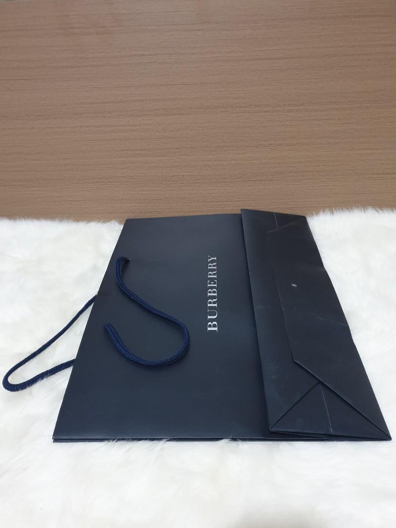 Authentic Burberry Paperbag (Category: Luxury Accessories) located in Pasig City. Submitted by castlescollections (Listing ID 1093076102, Image 3). Description: authentic burberry paperbag 43.5×31.5××11.5cm.