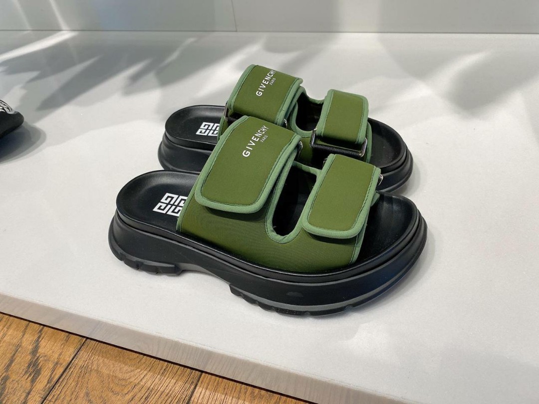 Khaki top givenchy slides