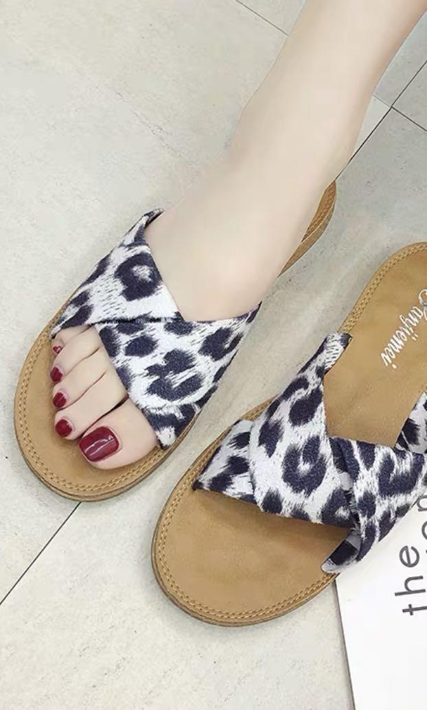 Next leopard shop print sandals