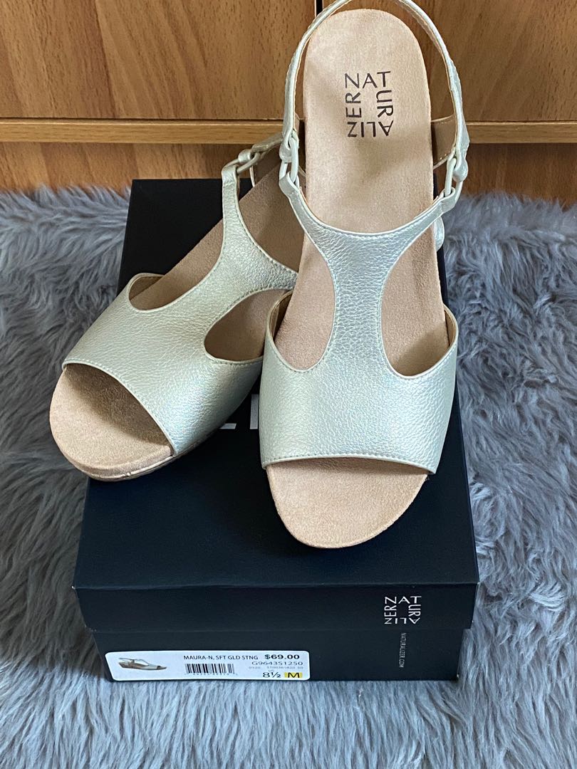 Brand New Naturalizer Maura N Wedge size 8.5 Women s Fashion