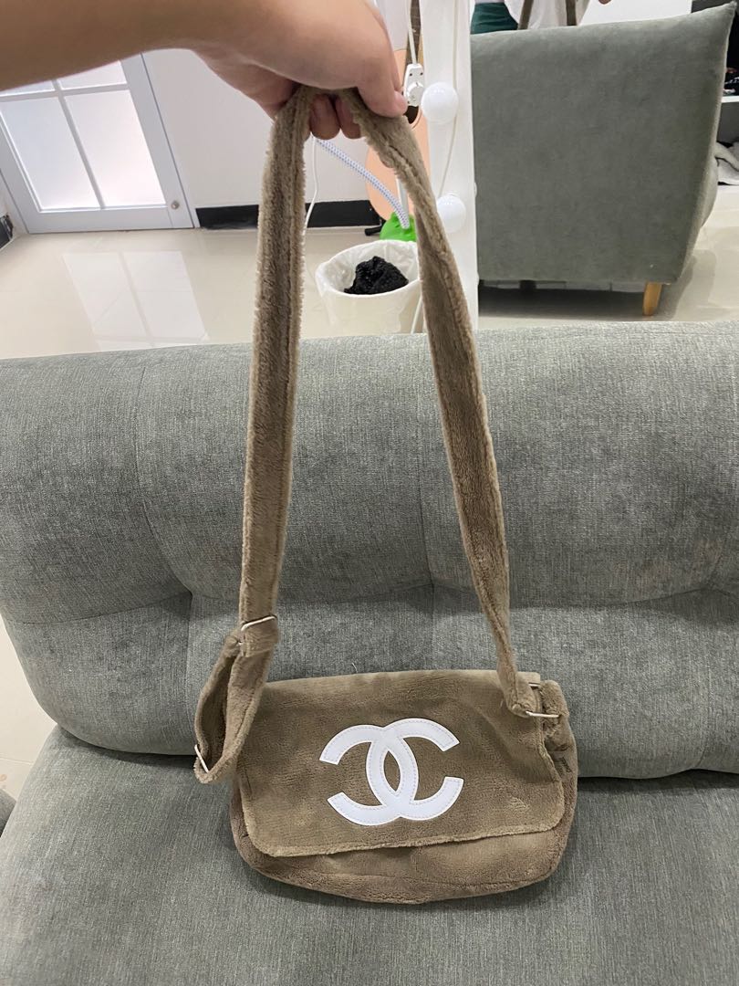BTS Taehyung Chanel VIP Bag, Hobbies & Toys, Memorabilia & Collectibles,  K-Wave on Carousell