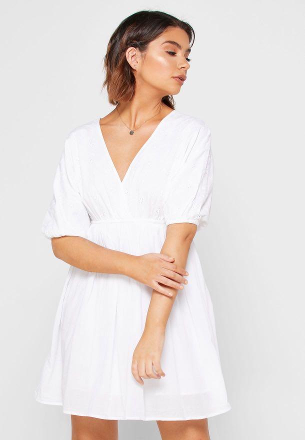 V Neck Batwing Short Sleeved Dress 