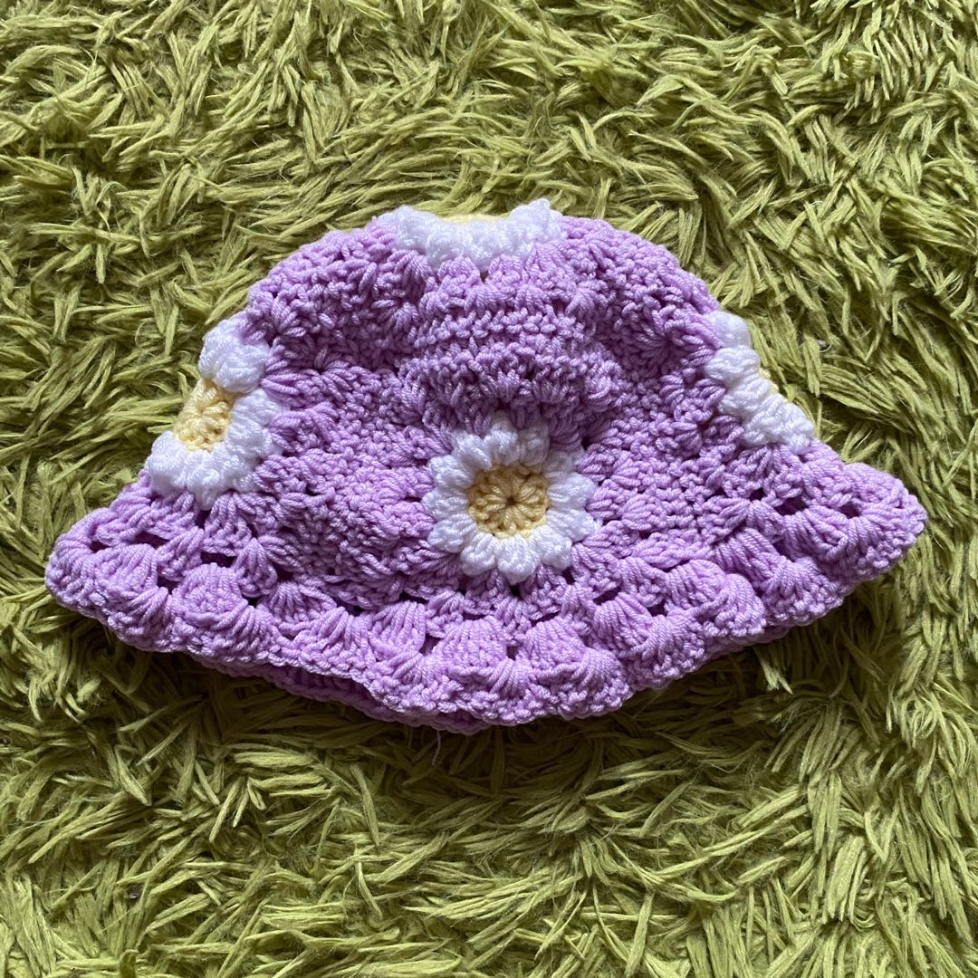 Crochet Daisy Bucket Hat, Women's 