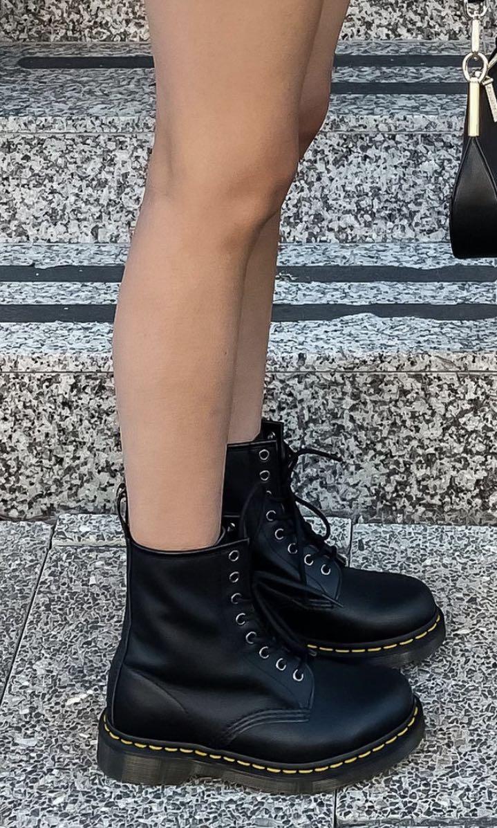 Matte on sale dr martens