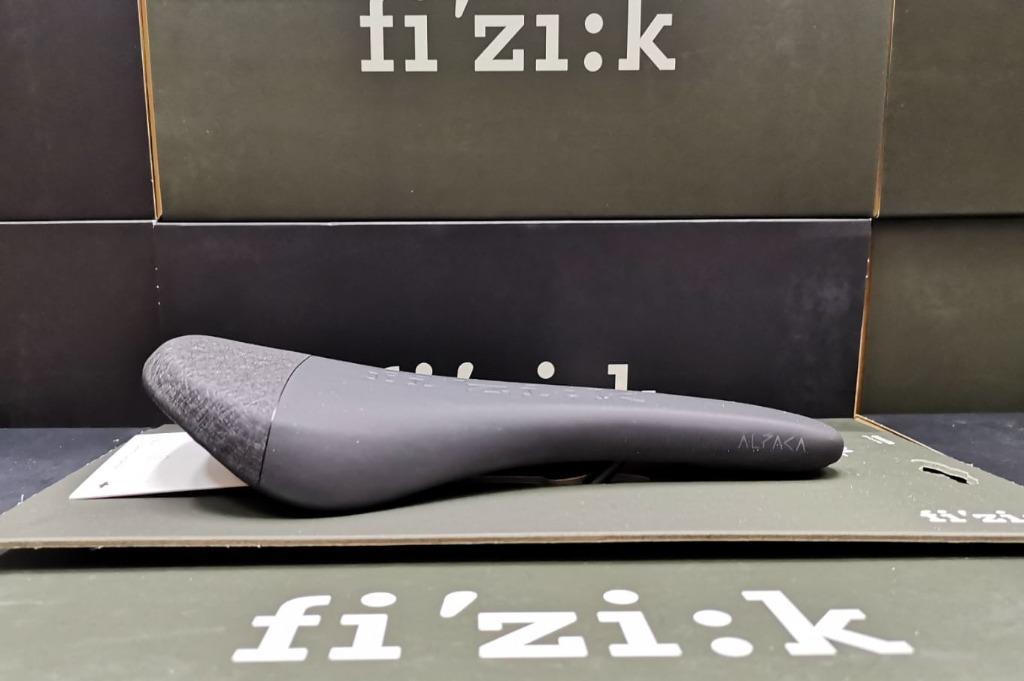 Selle FIZIK Gravita Alpaca X5 - Rails Alliage, Noir Mat, 130 Mm (neuve, Emballage Ouvert)