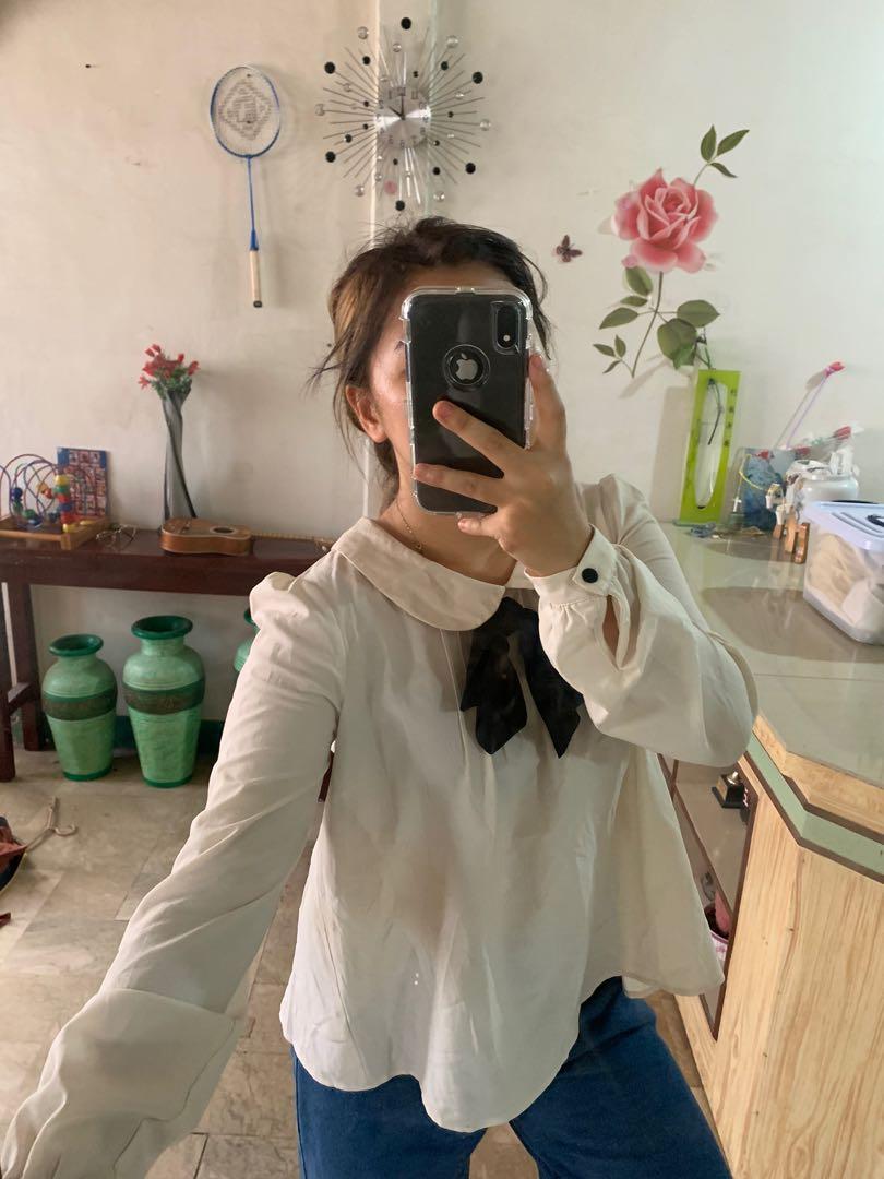 Forever 21 peter pan collar blouse Women s Fashion Tops Blouses on Carousell