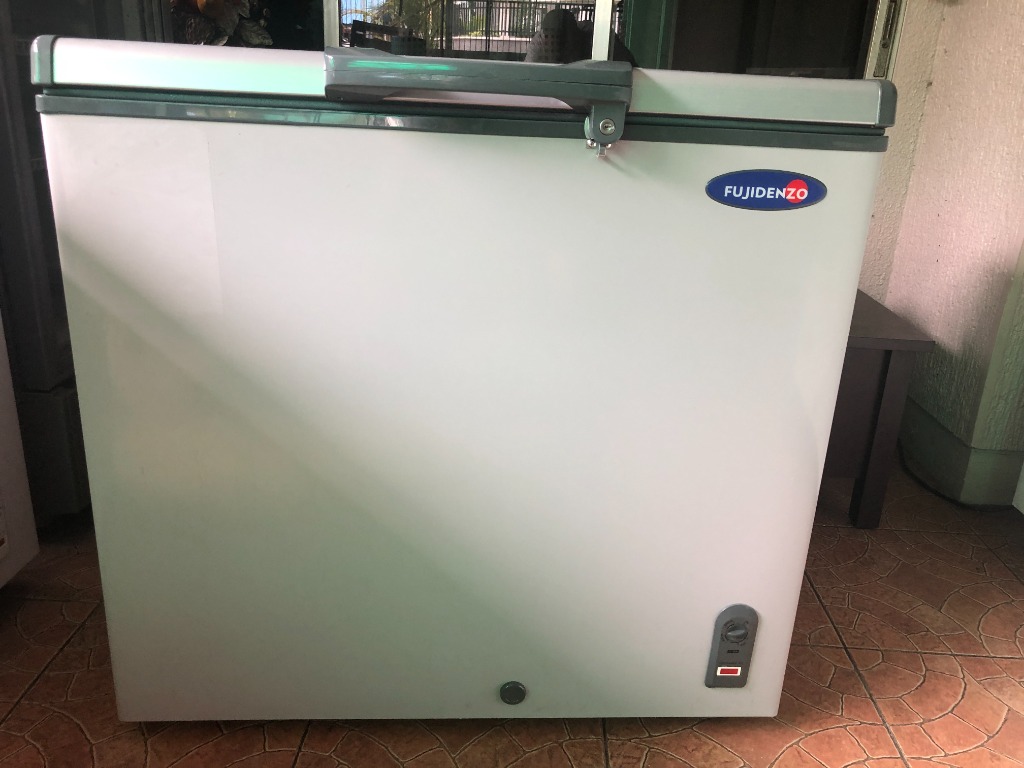 Fujidenzo Chest Freezer 7cu ft, TV & Home Appliances, Kitchen