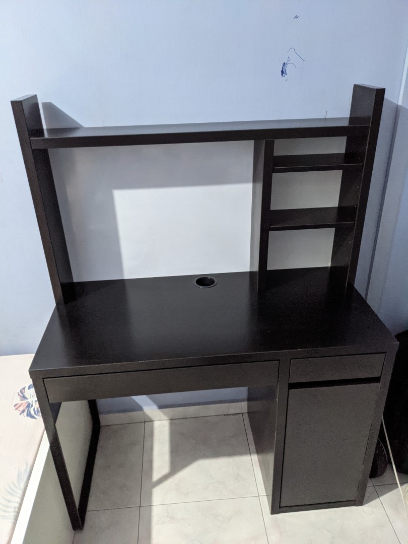 Micke desk outlet with hutch