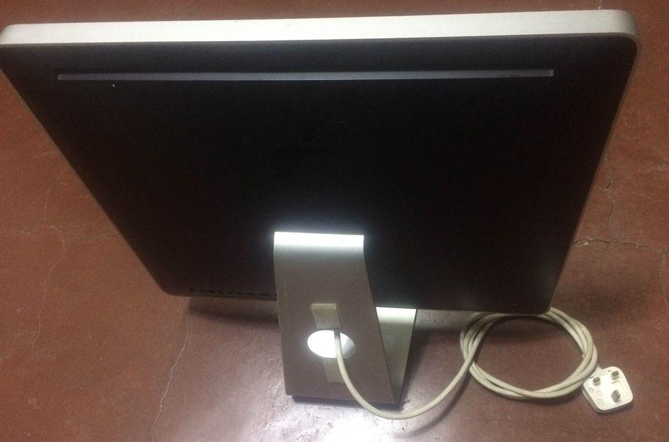 iMac 20.5inch Intel core 2 duo 2.66ghz 2gb ram memory (Category: Desktops) located in Valenzuela. Submitted by eriq.eriq (Listing ID 1093048585, Image 3). Description: Imac core2 duo 20inch, unit only. With keyboard and mouse, Nagagamit pa ng maayos. nasa pics na spec Pwede gamitin online class, or fb and youtube, working camera, wifi, bluetooth usb ports, lan and firewire. Issue: medyo garalgal speaker pag todo vol. and may mga line sa screen. S