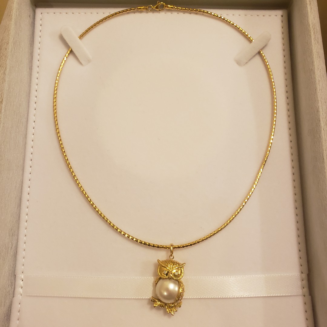Omega chain store with pendant