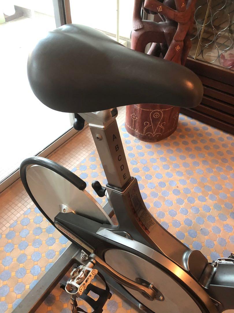 Vélo best sale spinning keiser