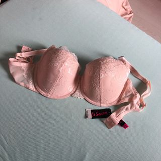 (Category: ) located in . Submitted by jesslimlim (Listing ID 1093107857, Image 1). Description: .