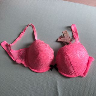 (Category: ) located in . Submitted by jesslimlim (Listing ID 1093108077, Image 1). Description: .