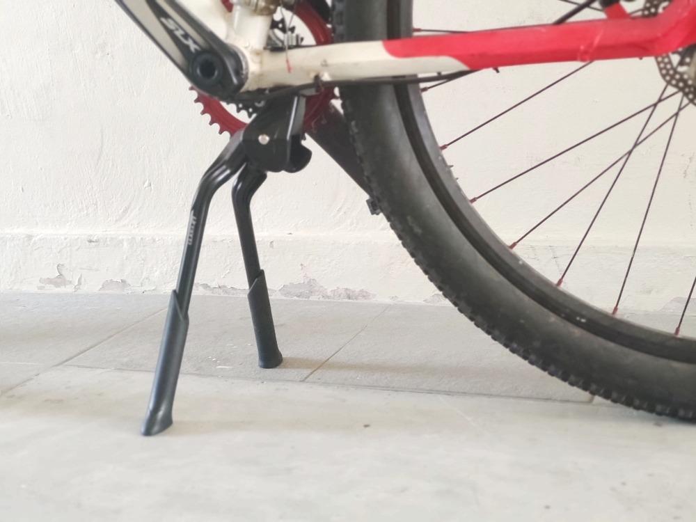 Center sales stand bicycle
