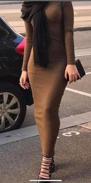 LOOKING FOR MUSLIMAH DRESSES (like in the pic) and jubah khimar sets