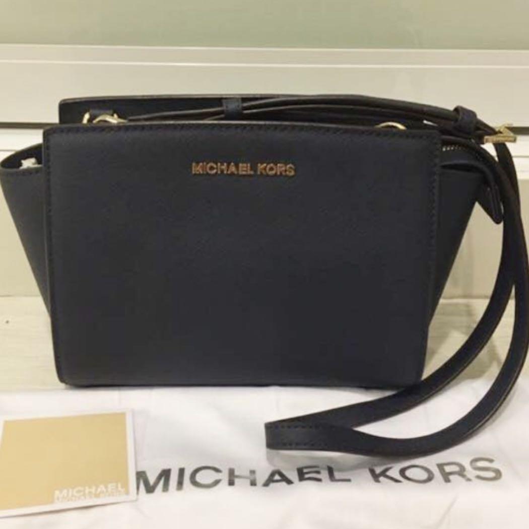 Michael Kors Selma Mini Messenger Bag - Black Mini, Luxury, Bags & Wallets  on Carousell