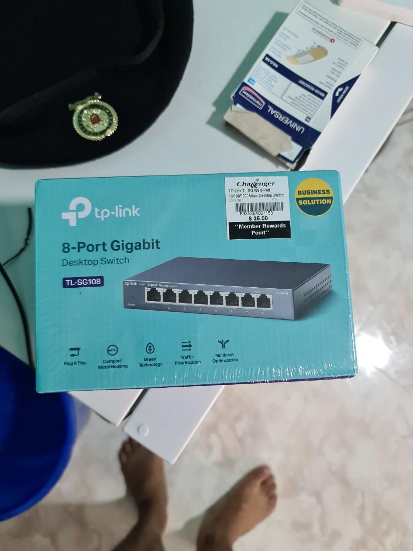network switch (Category: Networking) located in Singapore. Submitted by elmaistro (Listing ID 1093172522, Image 1). Description: bought this from challenger a few months back but didnt really use it . turns out i had enough ports . currently selling it at its original price. self collect at admiralty. Should you require delivery please bear the costs for delivery.