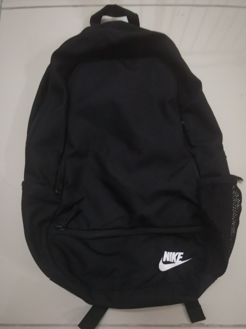 plain black backpack nike