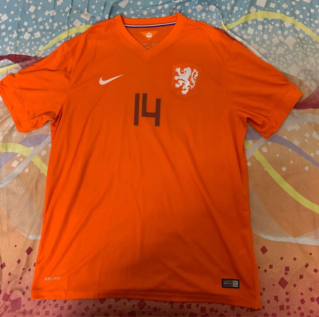 Netherlands soccer legends' kits