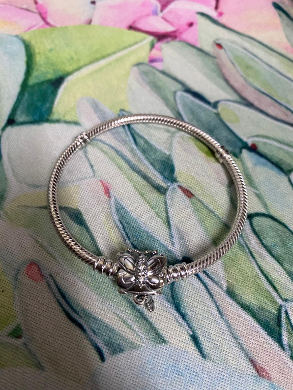 Pandora moments butterfly clasp 2025 snake chain bracelet