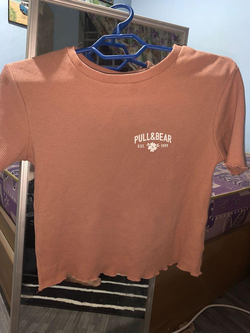 PULL & BEAR (Category: Other Tops) located in Plentong. Submitted by wandapreloved (Listing ID 1093185447, Image 1). Description: peach colour . actually L saiz M & S can used very fit. used 1 time only ✌🏼.