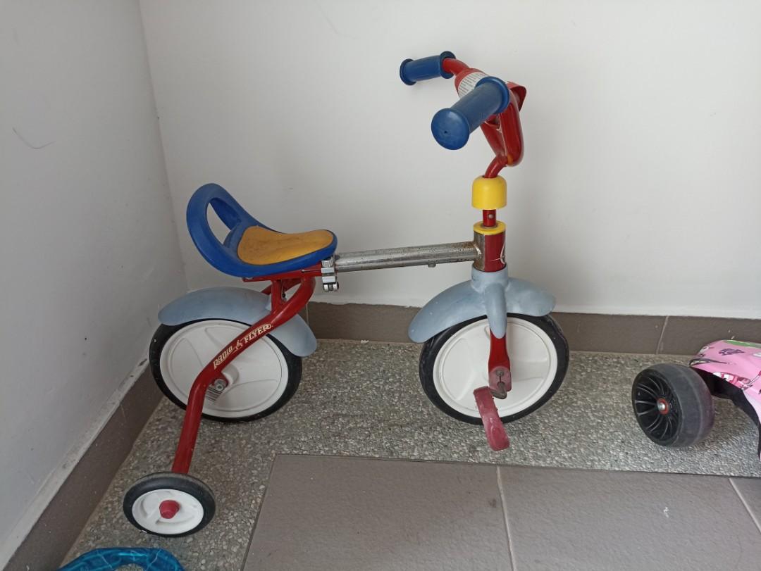 Vintage radio flyer bike with 2024 training wheels