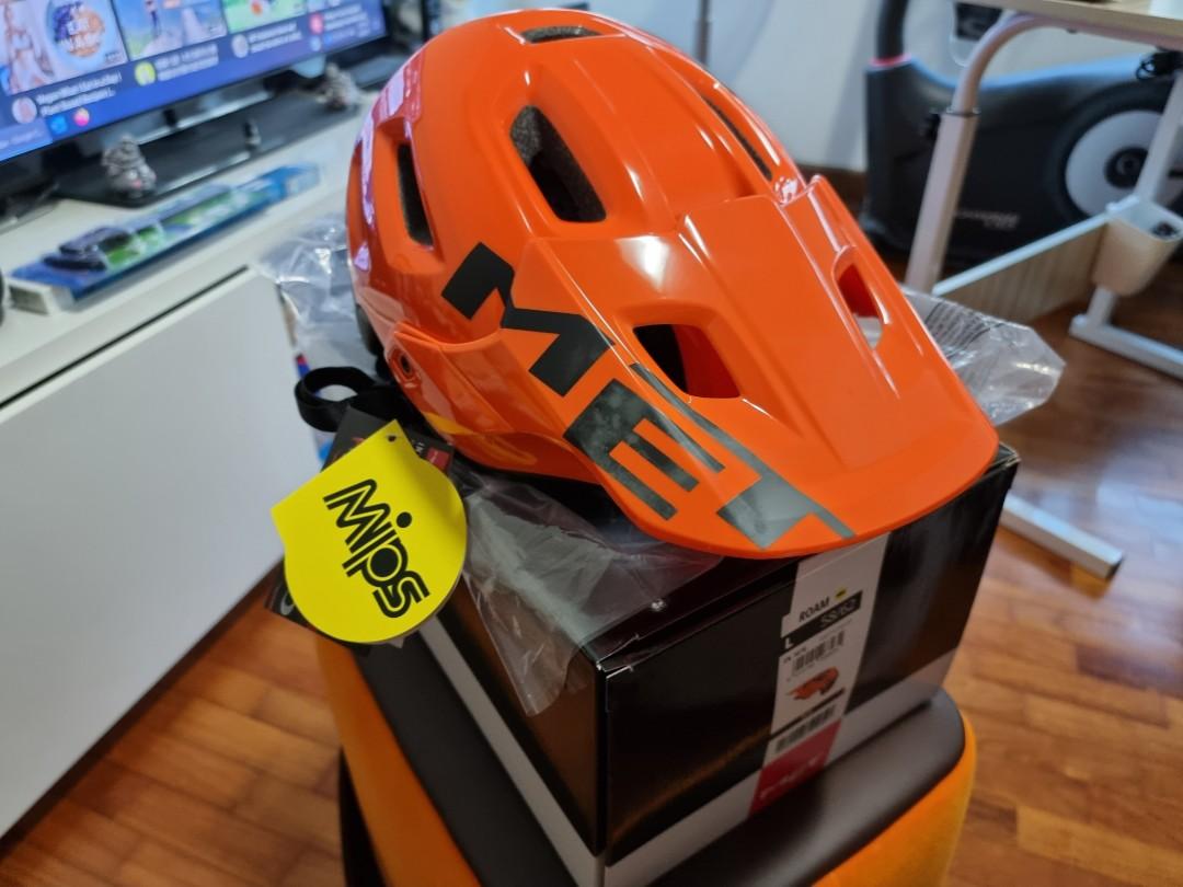 Met roam shop orange