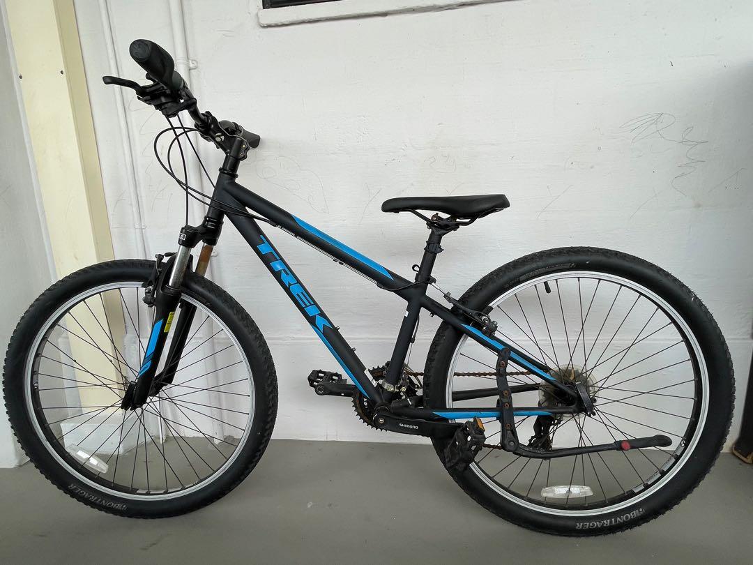 Trek 820 21 speed mountain bike. 13 inch Sports Equipment