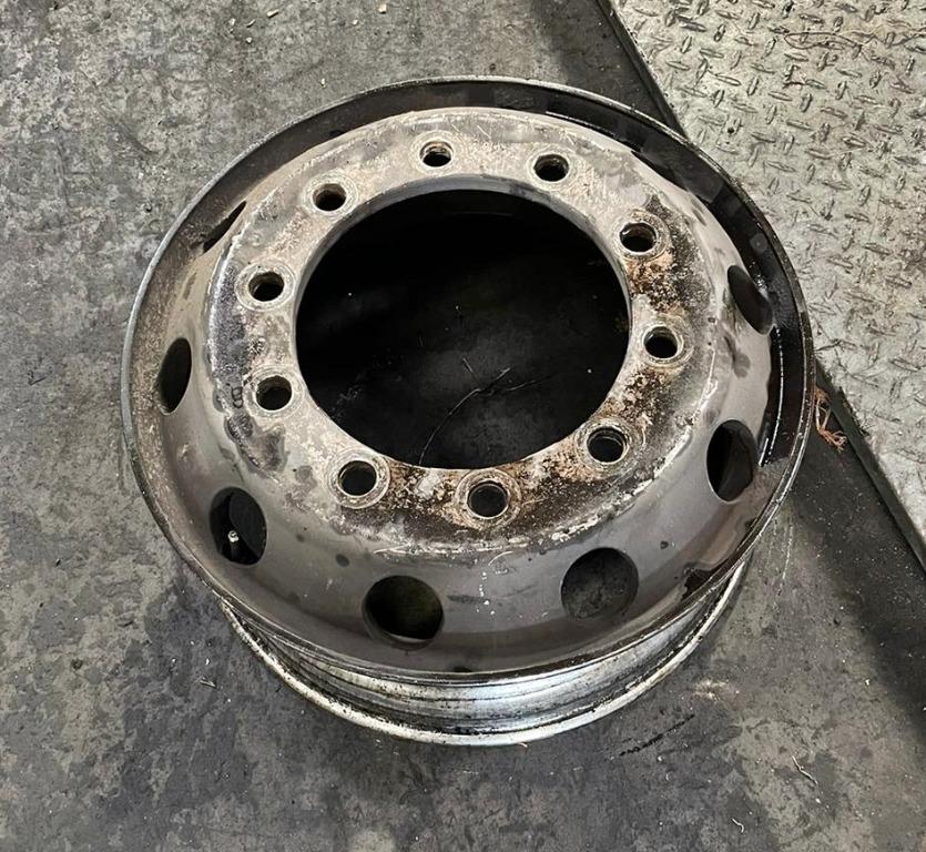 Used Bus Rims, Everything Else on Carousell