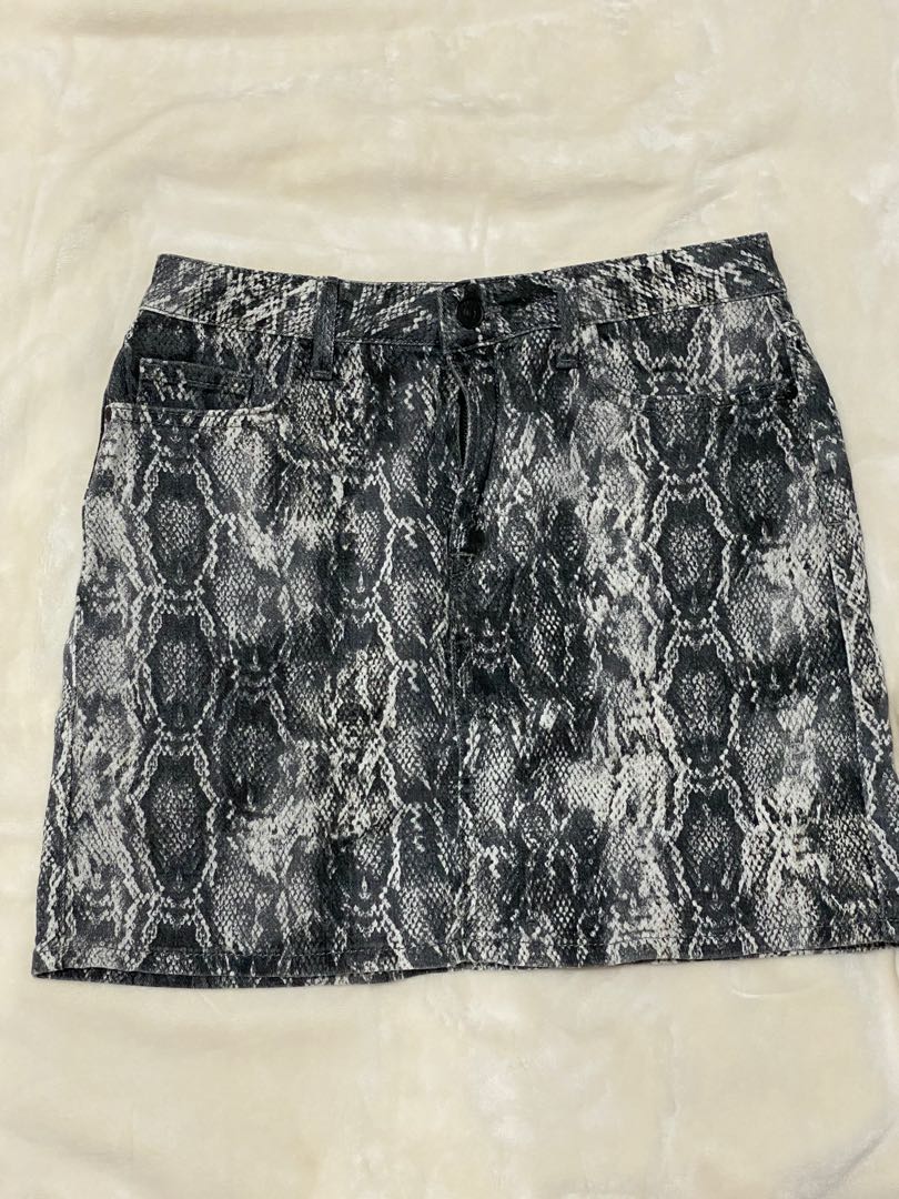 zara snakeskin denim skirt