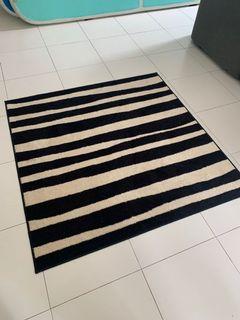 Zebra / Black White carpet square