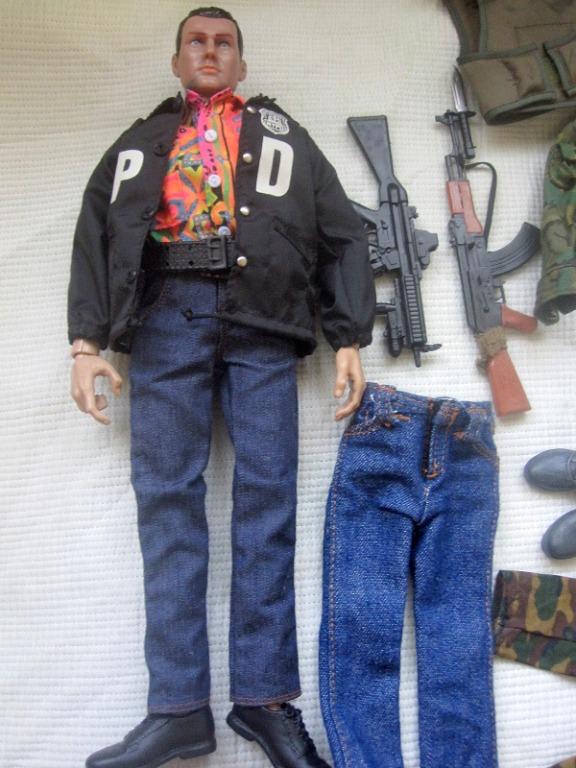 1/6 Vice Cop figure and accessories set 12