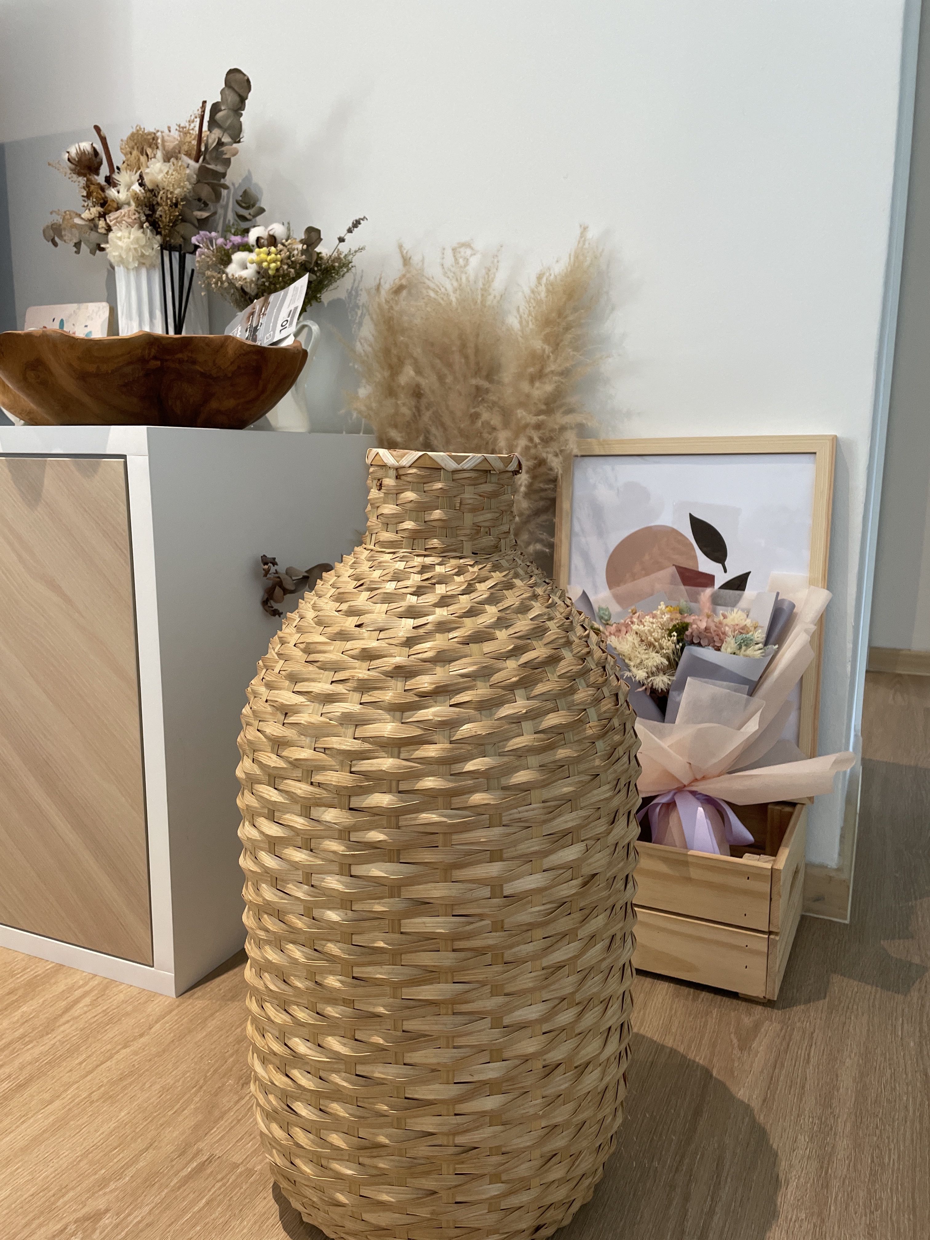 Balinese Rattan Vase Lightly used, Furniture & Home Living, Home