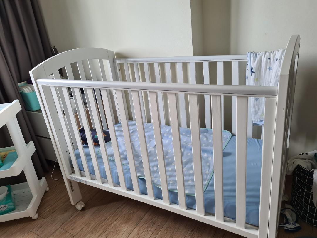 Mothercare Ashworth Dropside Cot with Wheels