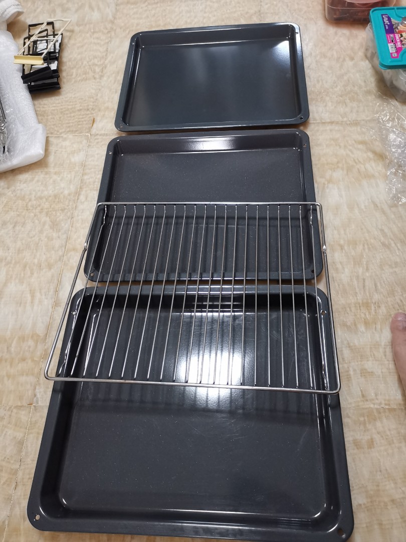Electrolux oven tray and rack, Everything Else on Carousell