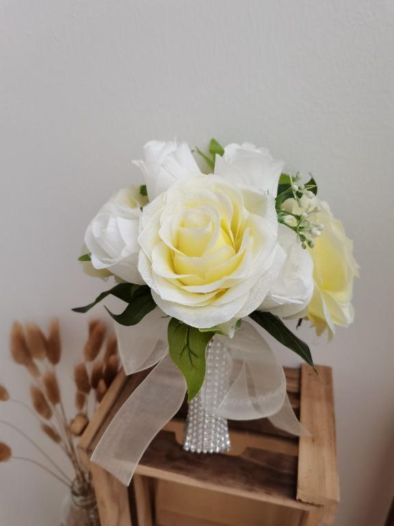 Hand Bouquet Bunga Tangan Bridal Bouquet For Wedding Photography Home Rom Bridal Women S Fashion Bridal Wear On Carousell