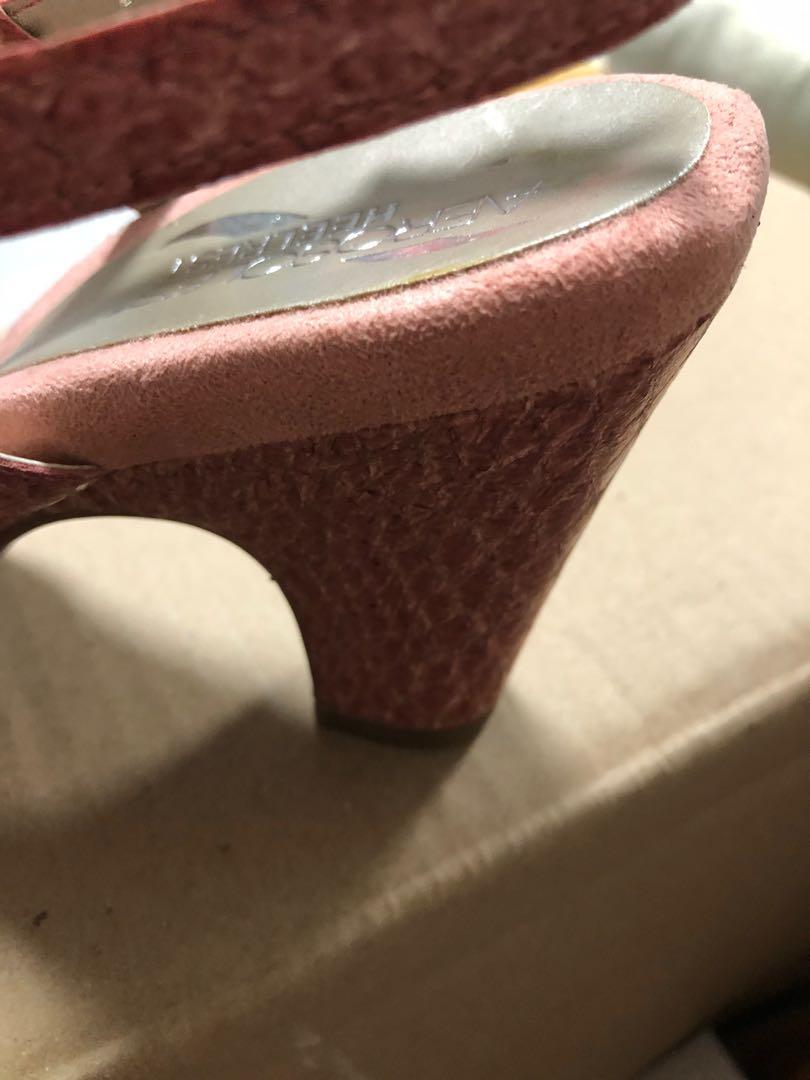 Aerosoles outlet heeled sandals
