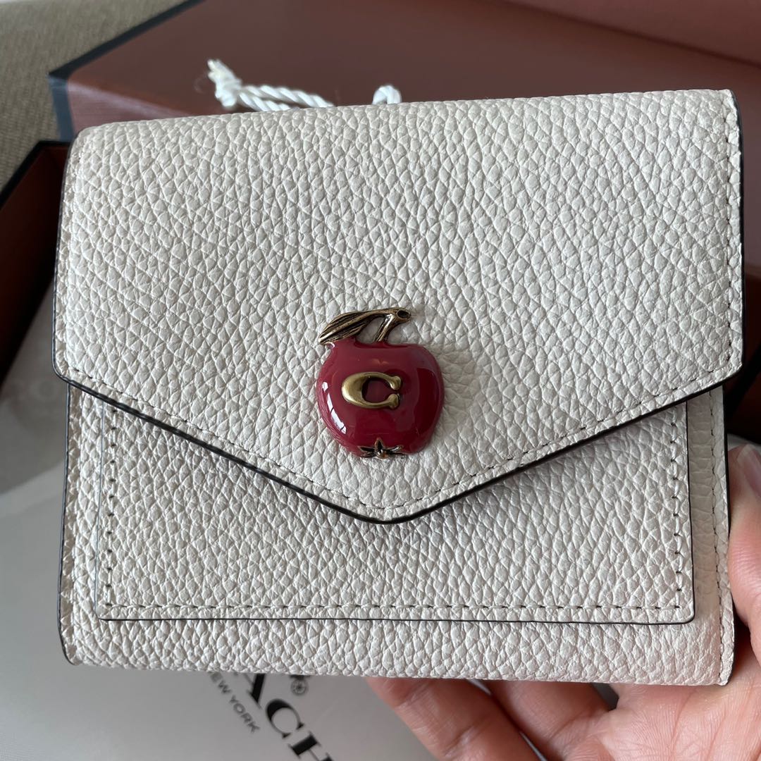 Coach shop apple wallet